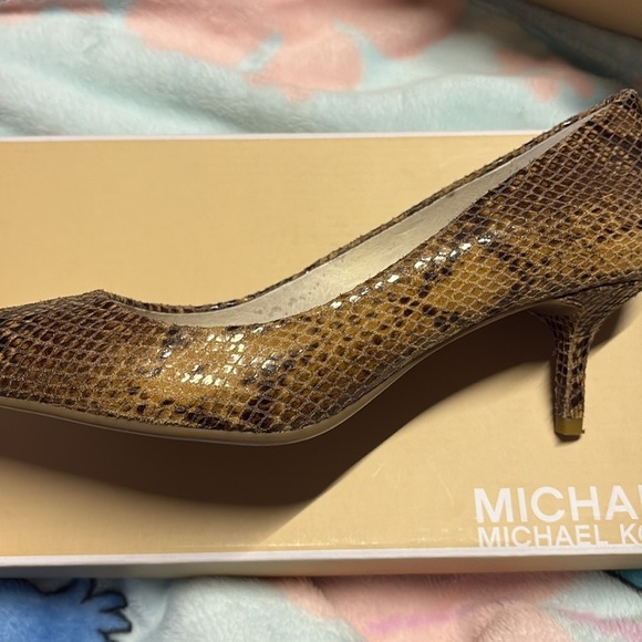 Michael Kors Brown Snakeskin Women's Heels - Picture 2 of 7